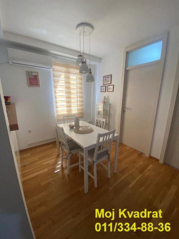 Stan na prodaju u Beogradu, Cerak vinogradi, dvoiposoban, 65m2, cena 210000 evra