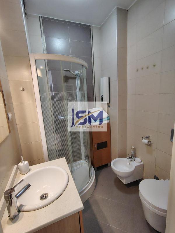 Stan na prodaju u Beogradu, Karađorđev park, cetvorosoban, 140m2, cena 430000 evra