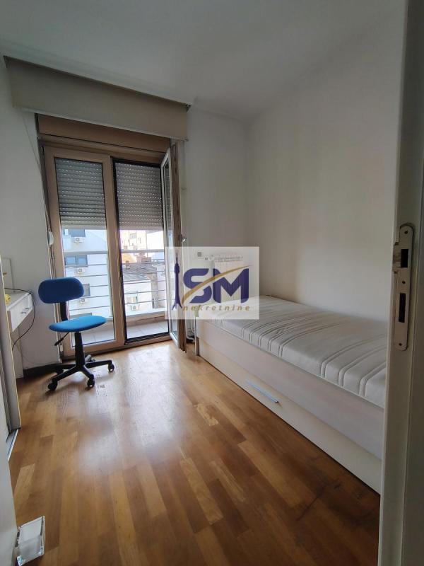 Stan na prodaju u Beogradu, Karađorđev park, cetvorosoban, 140m2, cena 430000 evra