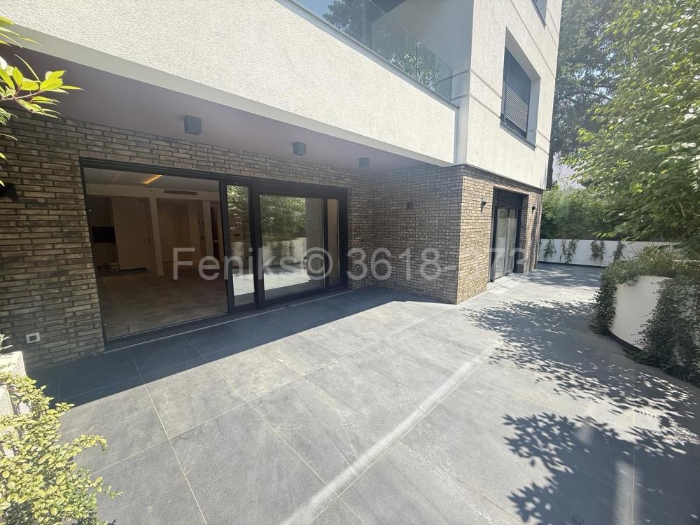 Stan na prodaju u Beogradu, Voždovac, cetvorosoban, 232m2, cena 726955 evra