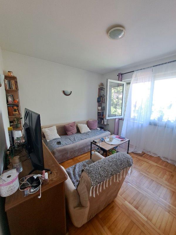Stan na prodaju u Beogradu, Karaburma, dvosoban, 37m2, cena 90000 evra