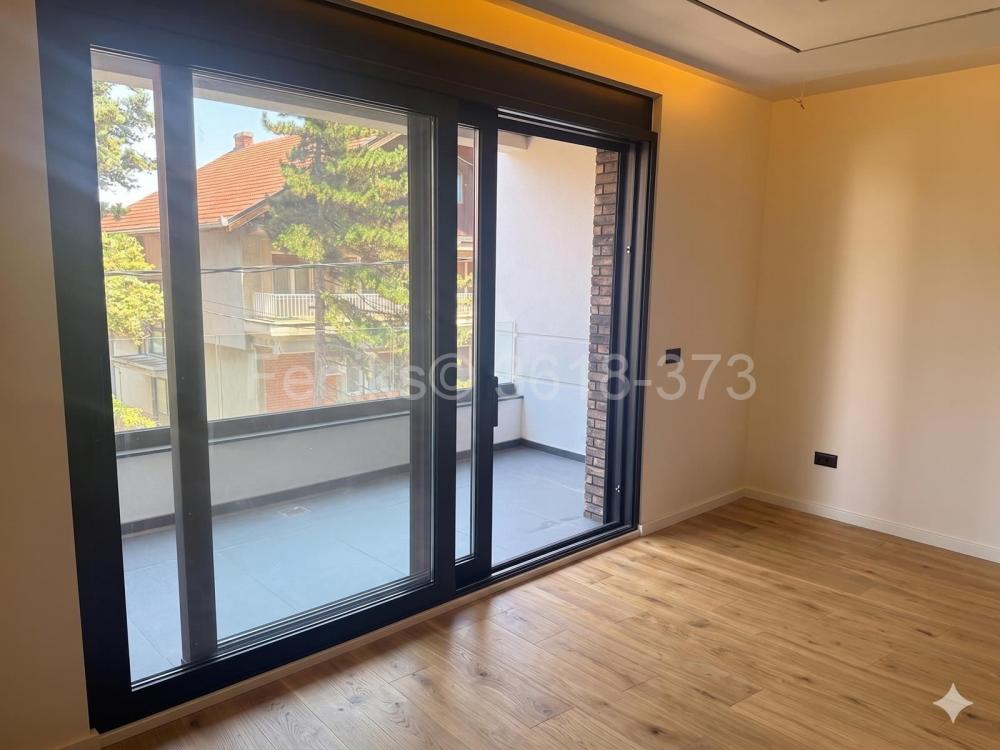 Stan na prodaju u Beogradu, Voždovac, cetvorosoban, 132m2, cena 539000 evra