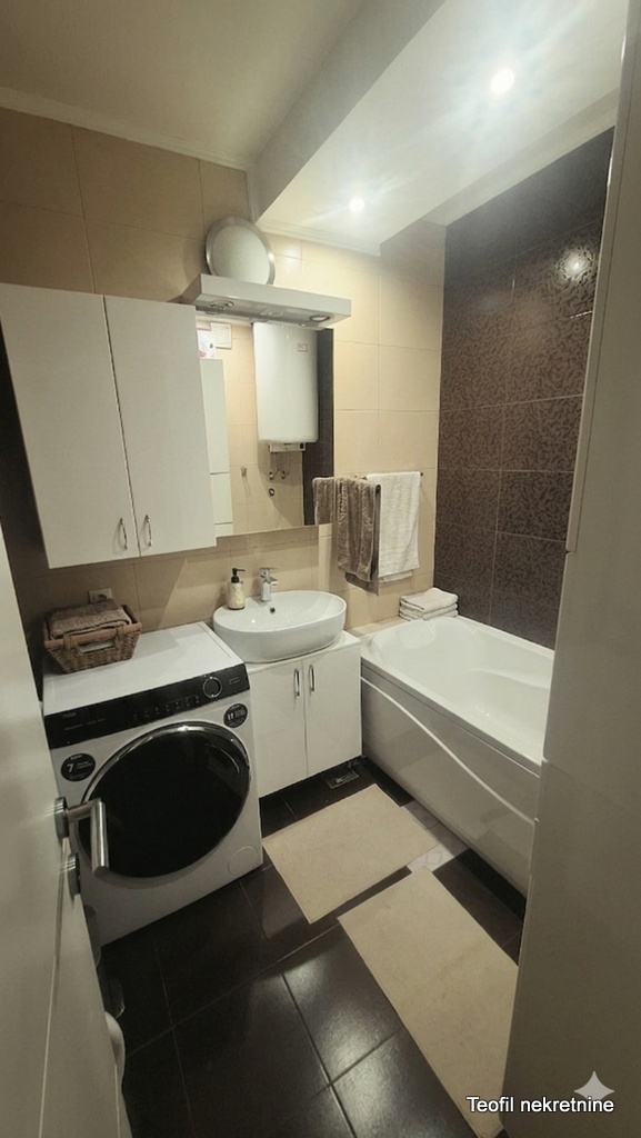 Stan na prodaju u Beogradu, Zemun, dvoiposoban, 77m2, cena 395000 evra