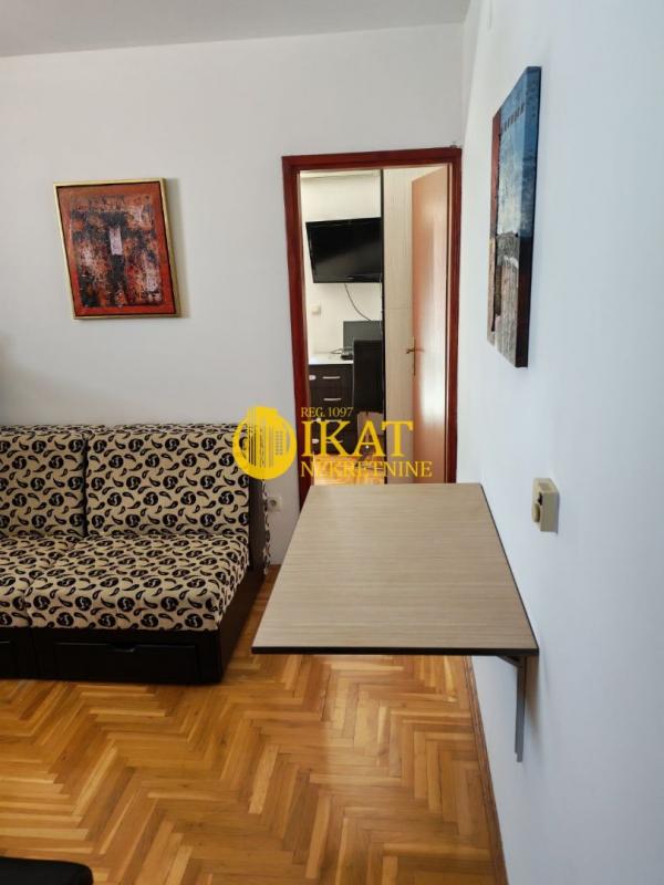 Stan na prodaju u Beogradu, Cvetkova pijaca, jednoiposoban, 27m2, cena 130000 evra