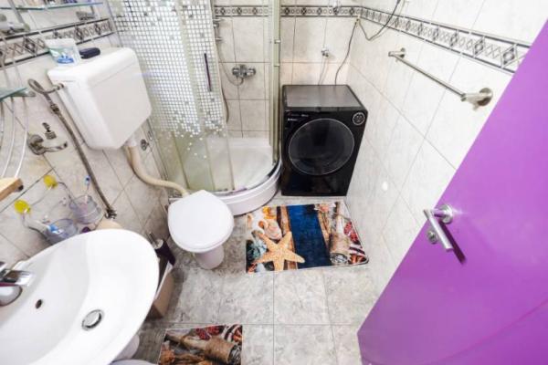 Stan na prodaju u Beogradu, Čubura, trosoban, 70m2, cena 310000 evra