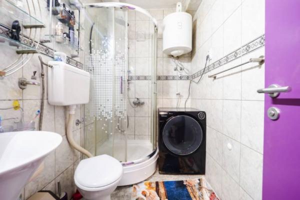 Stan na prodaju u Beogradu, Čubura, trosoban, 70m2, cena 310000 evra