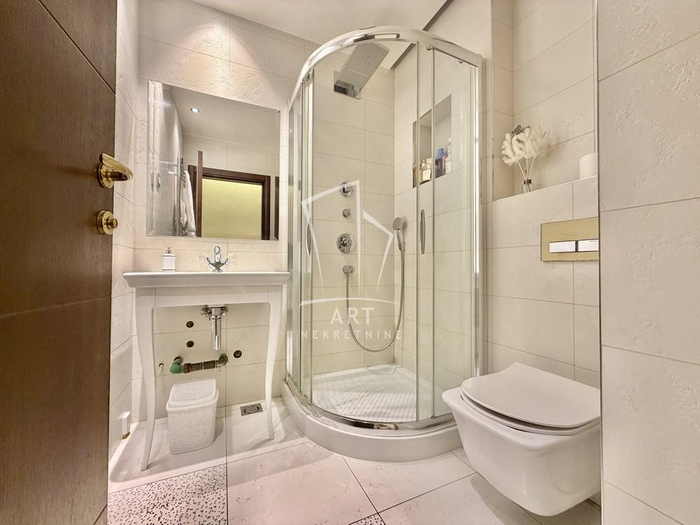 Stan na prodaju u Beogradu, Vračar (Hram), 214m2, cena 1450000 evra