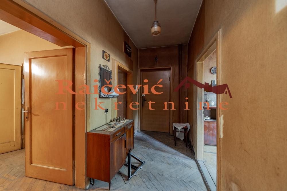 Stan na prodaju u Beogradu, Cvetni trg, dvosoban, 56m2, cena 239000 evra