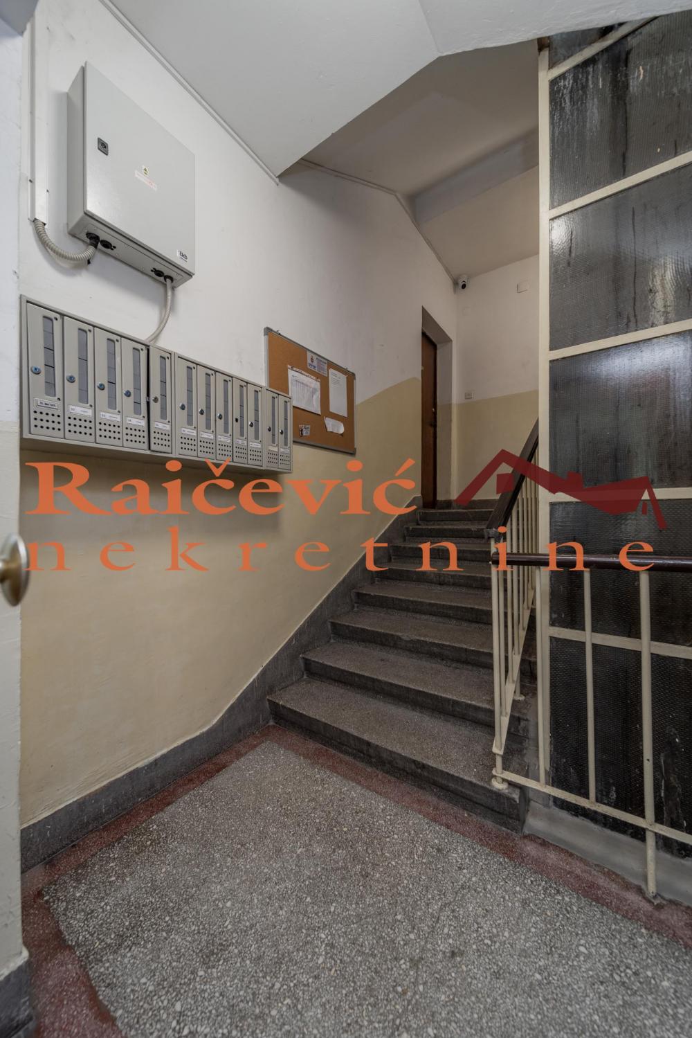 Stan na prodaju u Beogradu, Cvetni trg, dvosoban, 56m2, cena 239000 evra