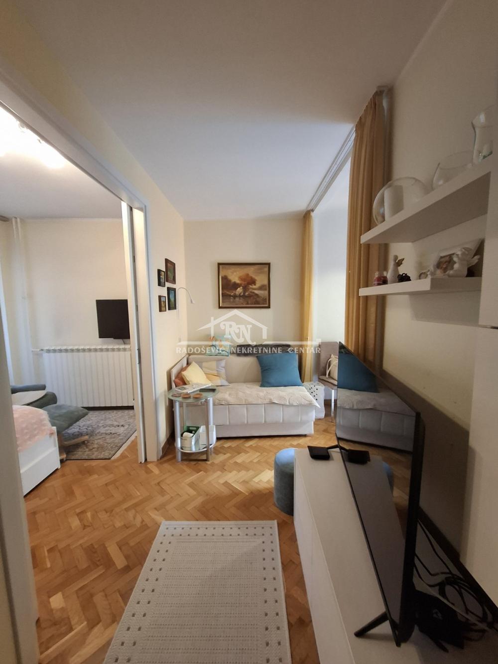 Stan na prodaju u Beogradu, Vukov spomenik, jednoiposoban, 38m2, cena 180000 evra