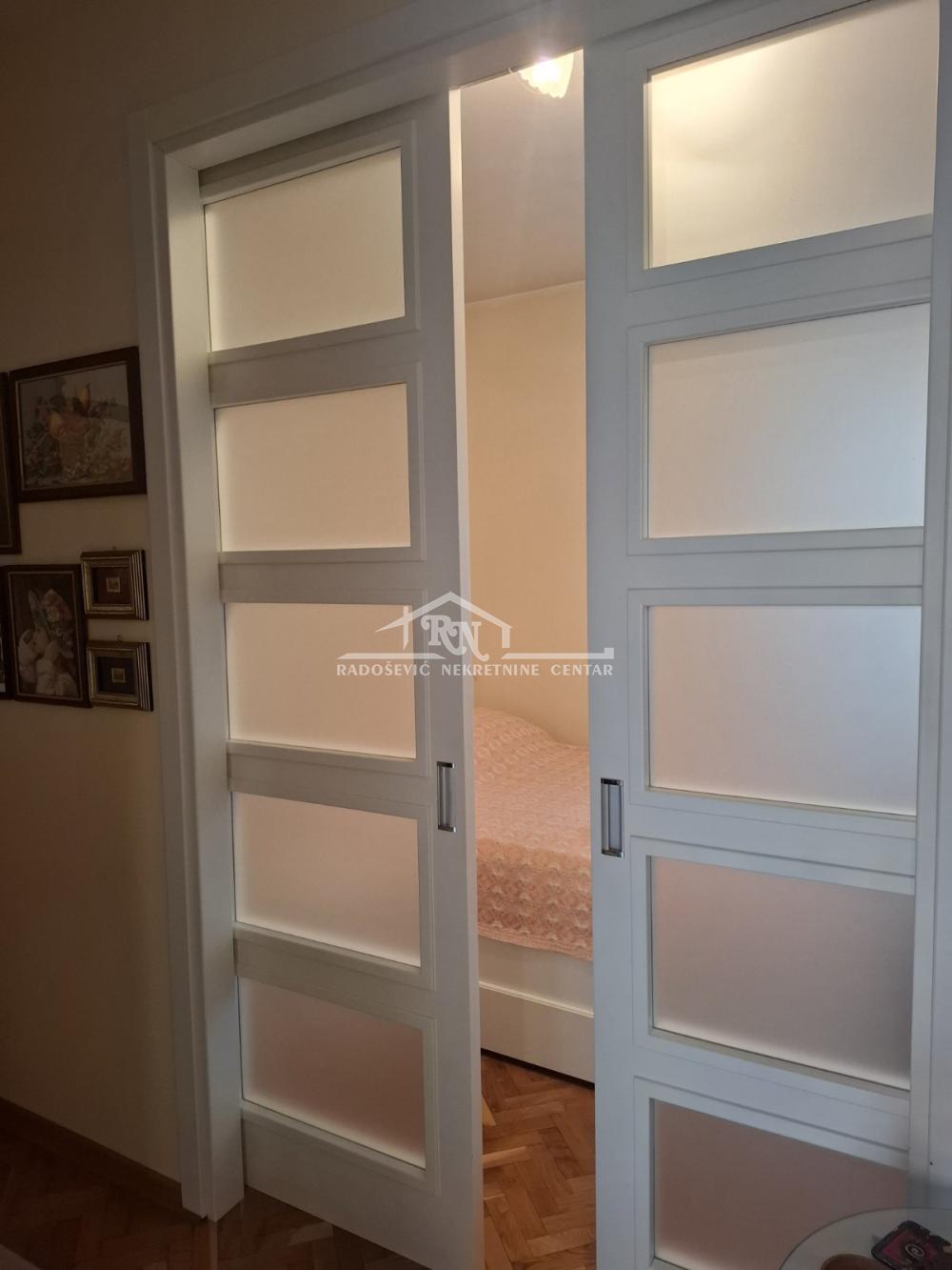 Stan na prodaju u Beogradu, Vukov spomenik, jednoiposoban, 38m2, cena 180000 evra