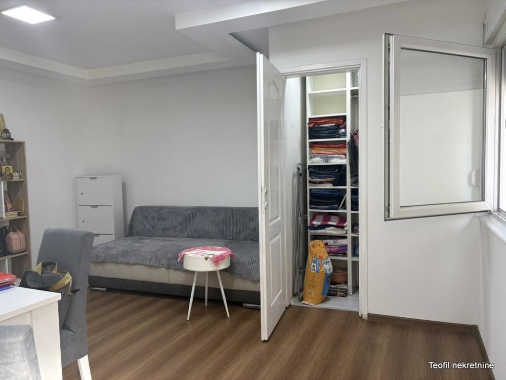 Stan na prodaju u Beogradu, Karaburma, jednosoban, 25m2, cena 80000 evra