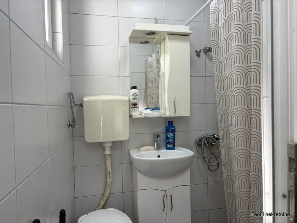 Stan na prodaju u Beogradu, Karaburma, jednosoban, 25m2, cena 80000 evra