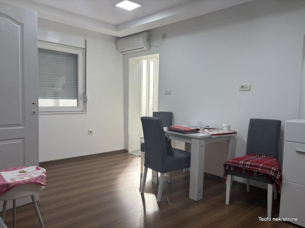 Stan na prodaju u Beogradu, Karaburma, jednosoban, 25m2, cena 80000 evra