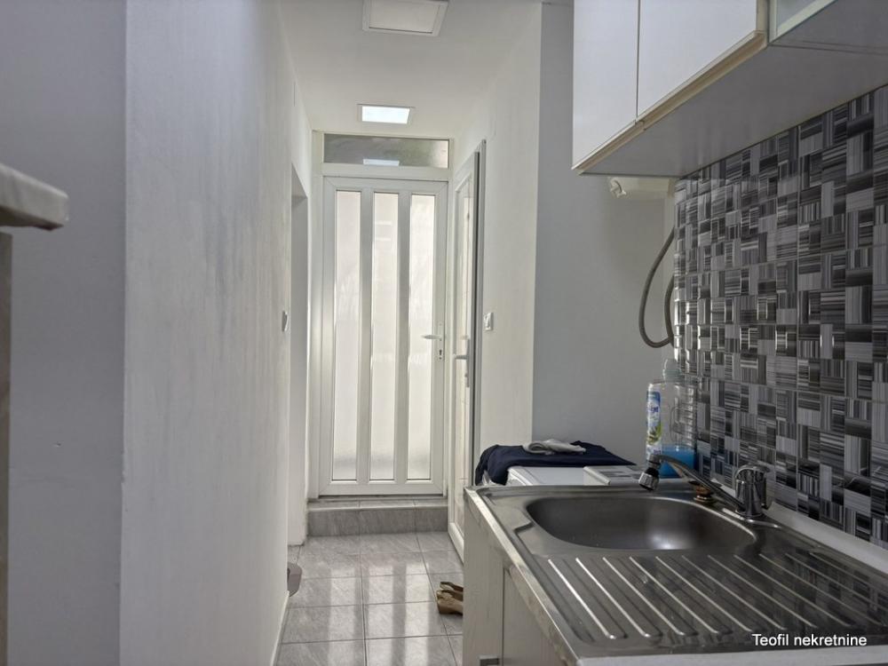 Stan na prodaju u Beogradu, Karaburma, jednosoban, 25m2, cena 80000 evra