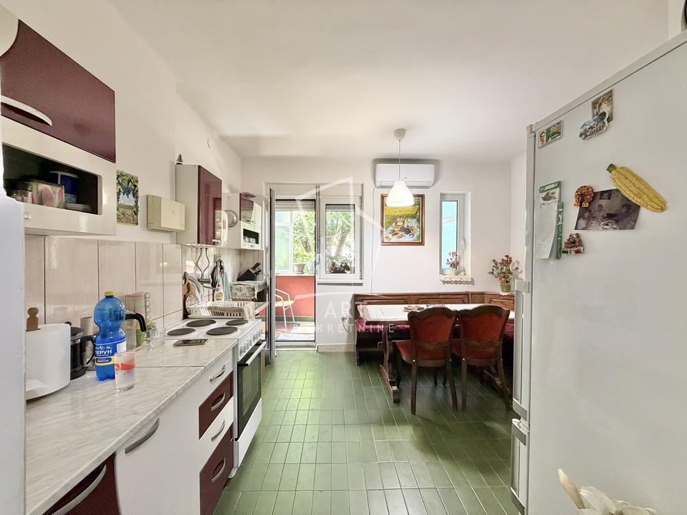 Stan na prodaju u Beogradu, Pašino brdo, troiposoban, 65m2, cena 199500 evra