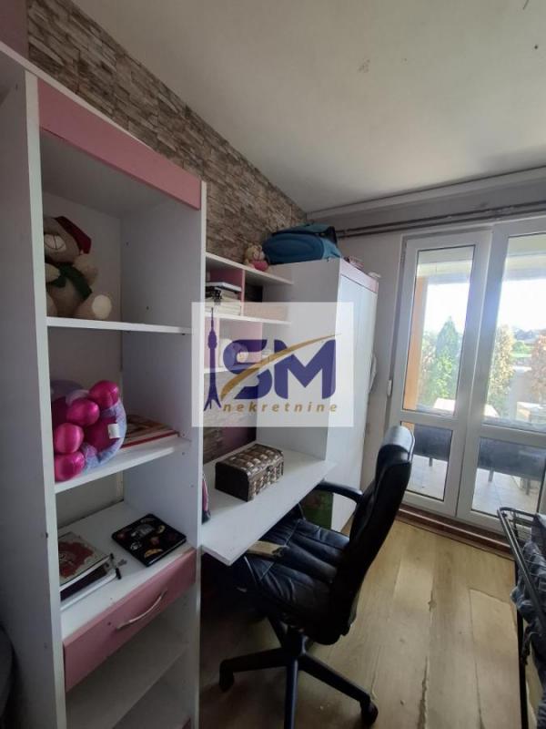 Stan na prodaju u Beogradu, Ovča, trosoban, 64m2, cena 120250 evra