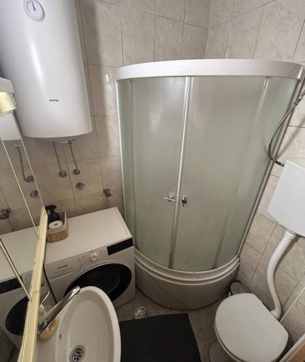 Stan na prodaju u Beogradu, Karaburma, jednosoban, 33m2, cena 110000 evra