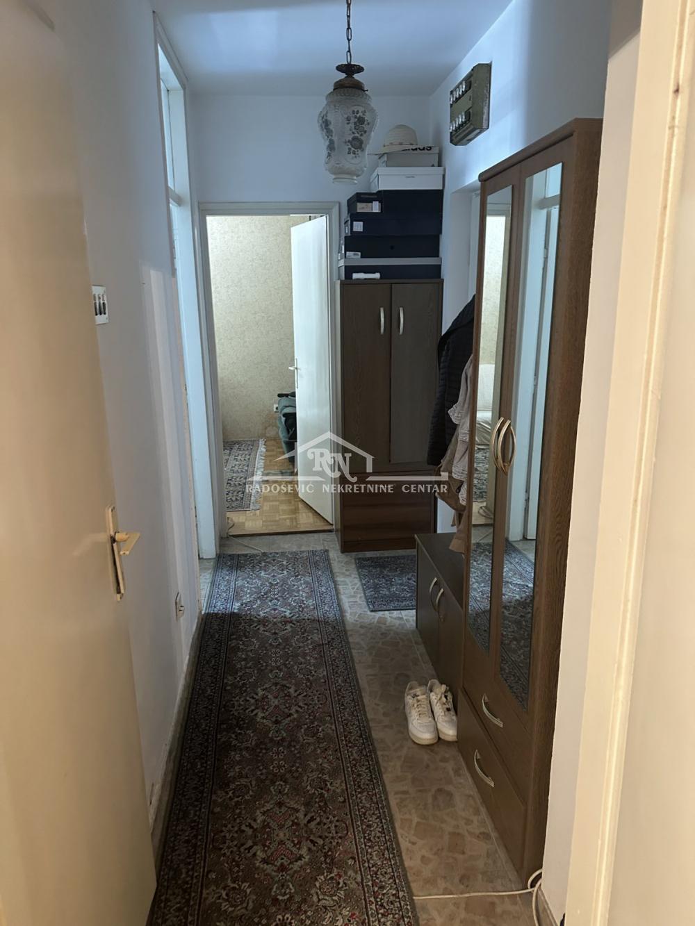 Stan na prodaju u Beogradu, Karaburma, dvosoban, 49m2, cena 139000 evra