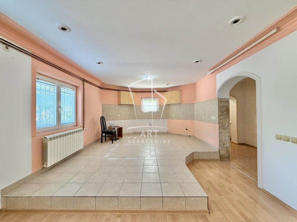 Stan na prodaju u Beogradu, Mirijevo, trosoban, 89m2, cena 195000 evra