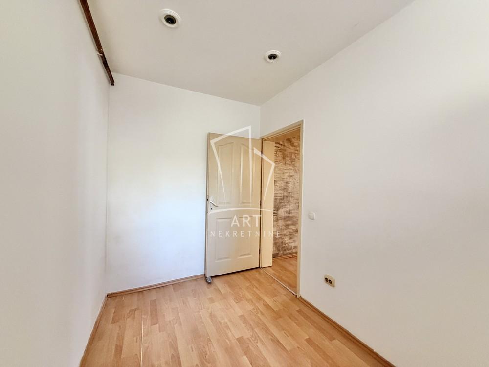 Stan na prodaju u Beogradu, Mirijevo, trosoban, 89m2, cena 195000 evra