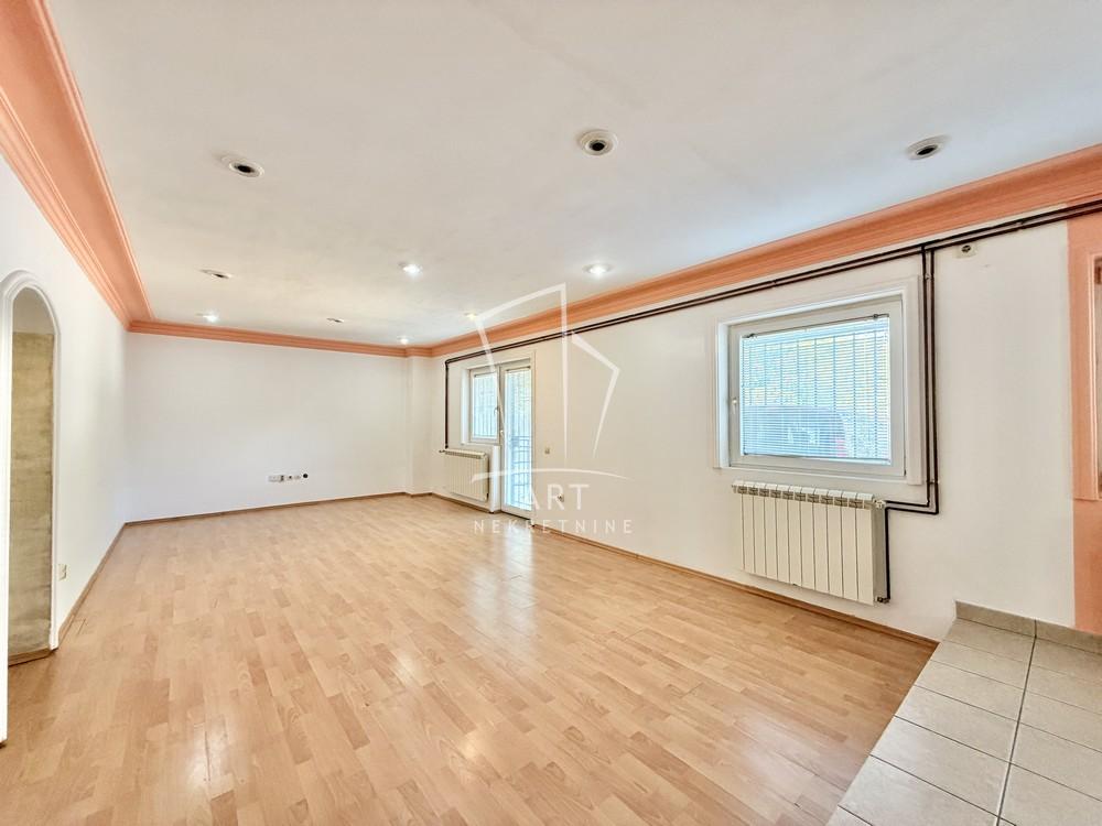 Stan na prodaju u Beogradu, Mirijevo, trosoban, 89m2, cena 195000 evra
