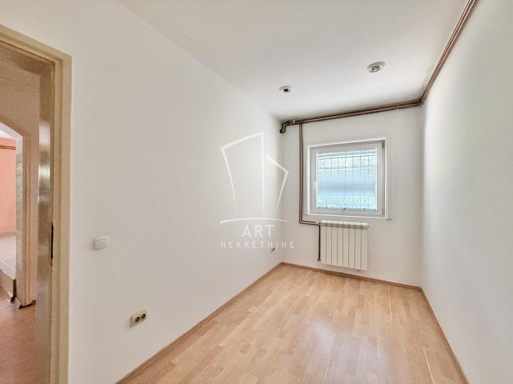 Stan na prodaju u Beogradu, Mirijevo, trosoban, 89m2, cena 195000 evra