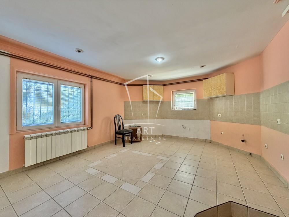 Stan na prodaju u Beogradu, Mirijevo, trosoban, 89m2, cena 195000 evra