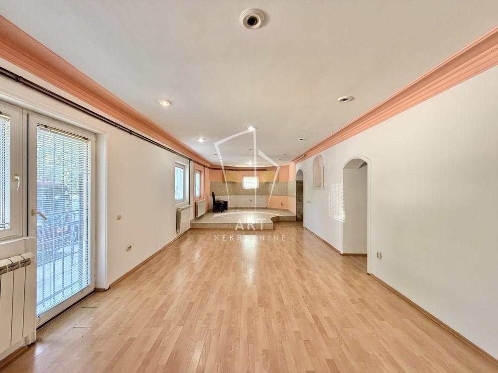Stan na prodaju u Beogradu, Mirijevo, trosoban, 89m2, cena 195000 evra