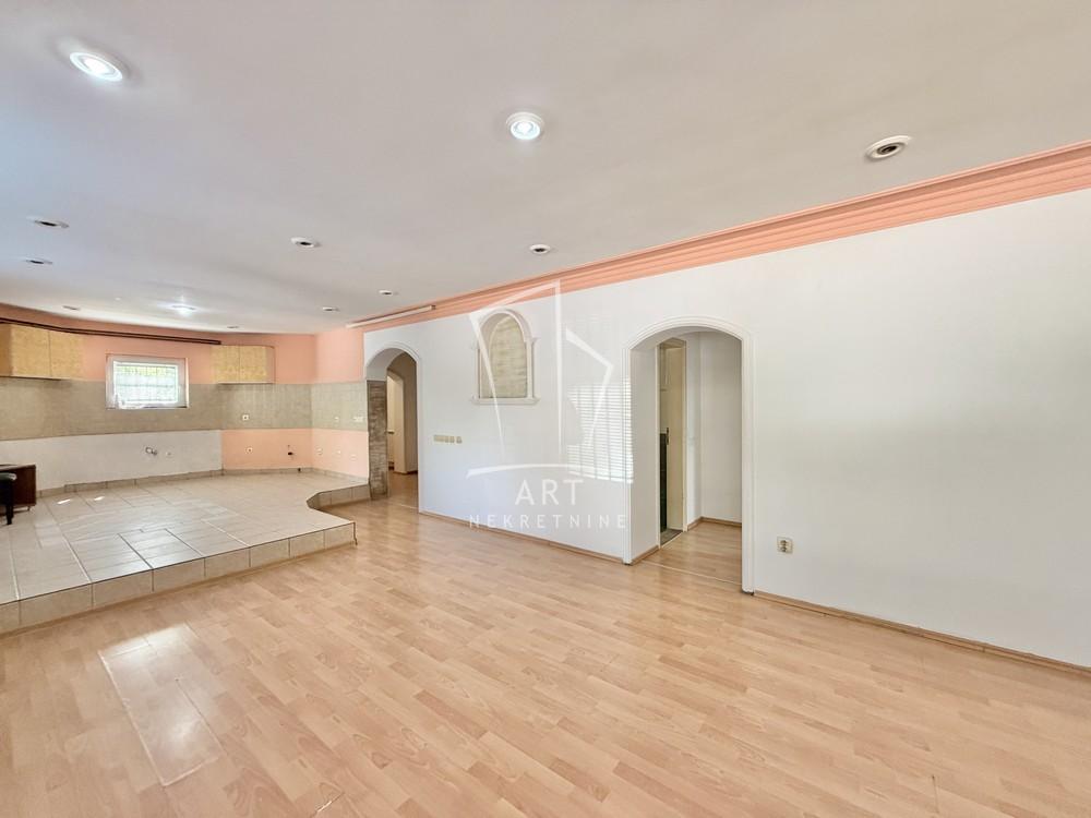 Stan na prodaju u Beogradu, Mirijevo, trosoban, 89m2, cena 195000 evra