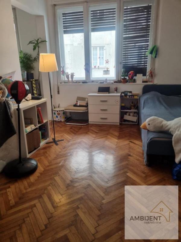 Stan na prodaju u Beogradu, Obilićev venac, trosoban, 66m2, cena 350000 evra