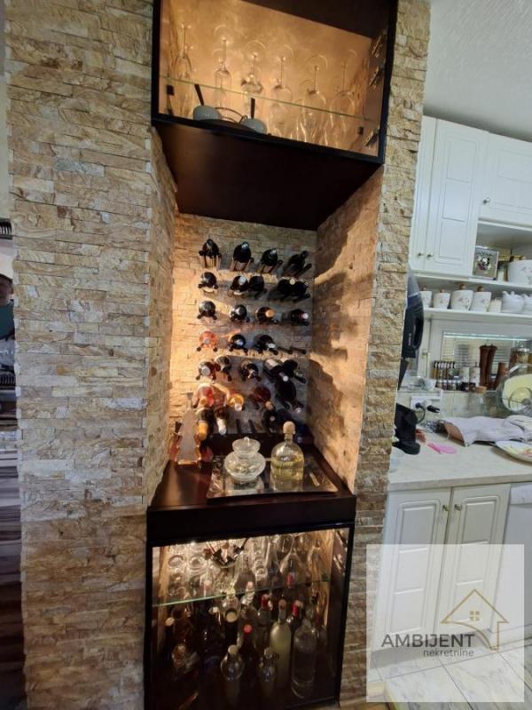 Stan na prodaju u Beogradu, Nova Galenika, troiposoban, 73m2, cena 235000 evra