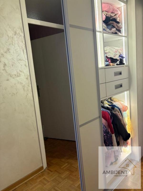 Stan na prodaju u Beogradu, Nova Galenika, troiposoban, 73m2, cena 235000 evra