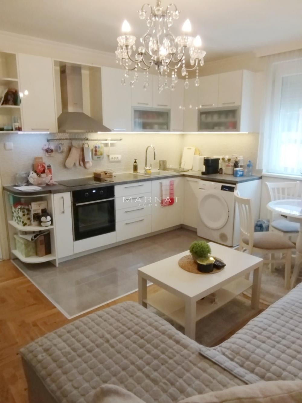 Stan na prodaju u Beogradu, Palilula, jednoiposoban, 38m2, cena 60000 evra