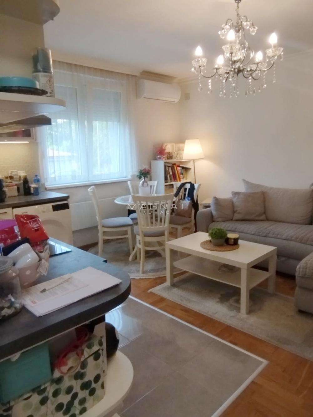 Stan na prodaju u Beogradu, Palilula, jednoiposoban, 38m2, cena 60000 evra