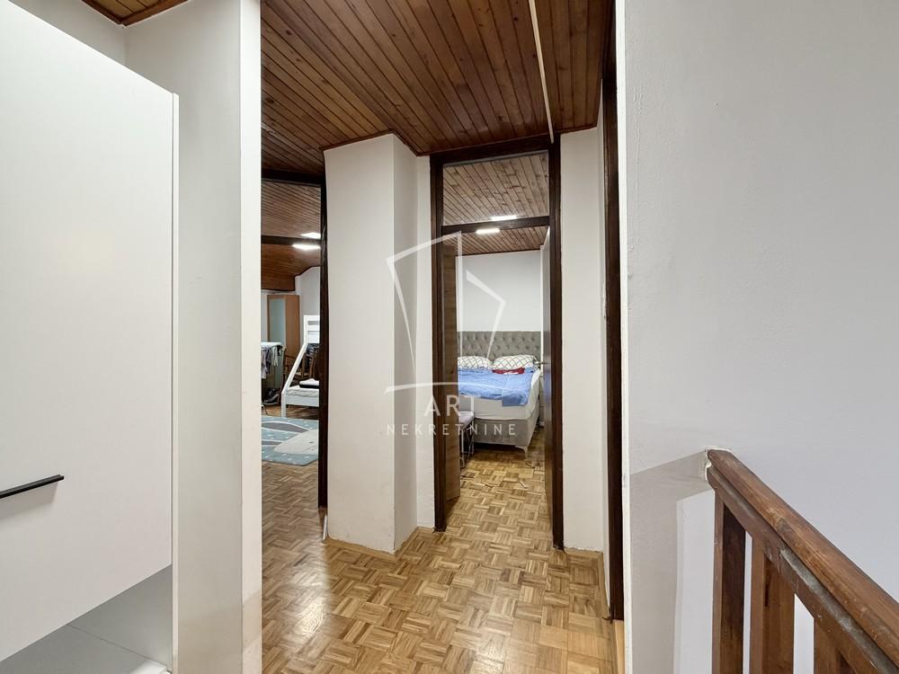 Stan na prodaju u Beogradu, Novi Beograd, dvoiposoban, 72m2, cena 250000 evra