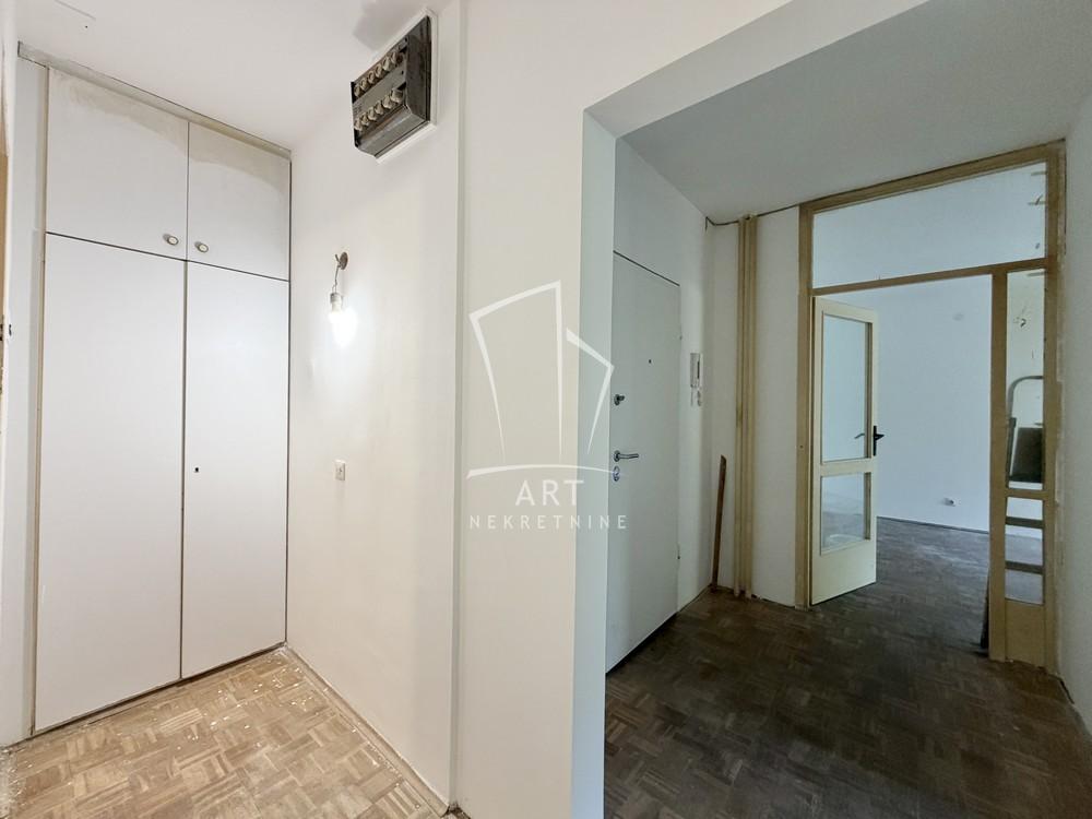 Stan na prodaju u Beogradu, Novi Beograd blok 63, dvosoban, 51m2, cena 175000 evra
