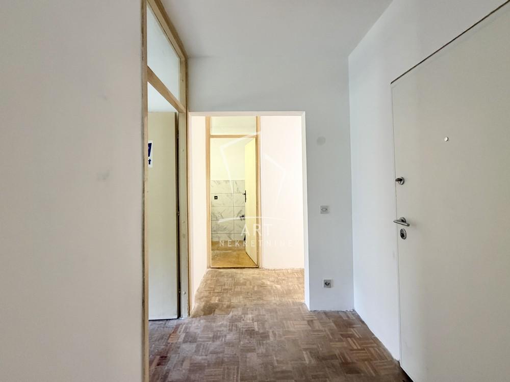 Stan na prodaju u Beogradu, Novi Beograd blok 63, dvosoban, 51m2, cena 175000 evra
