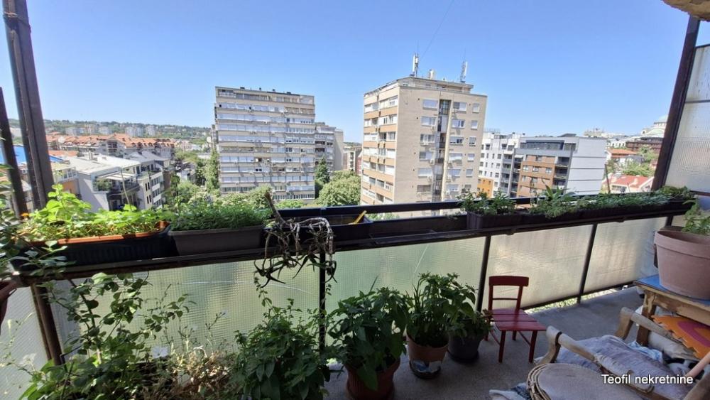 Stan na prodaju u Beogradu, Južni bulevar, dvoiposoban, 78m2, cena 250000 evra