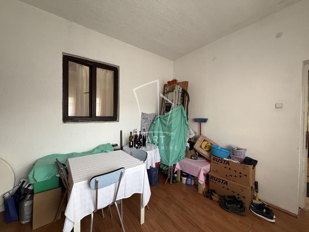 Stan na prodaju u Beogradu, Bogoslovija, trosoban, 42m2, cena 120000 evra