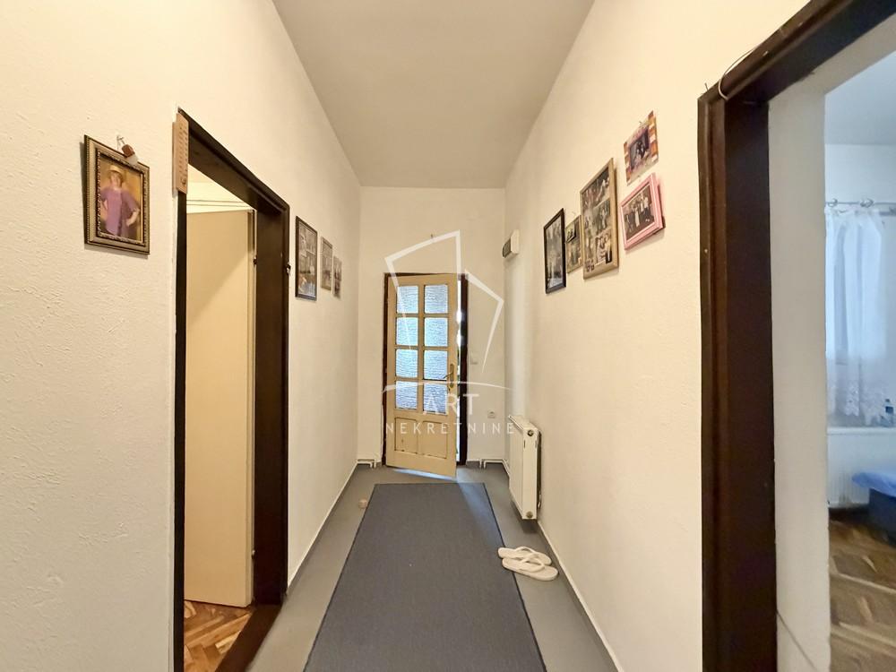Stan na prodaju u Beogradu, Bogoslovija, trosoban, 42m2, cena 120000 evra