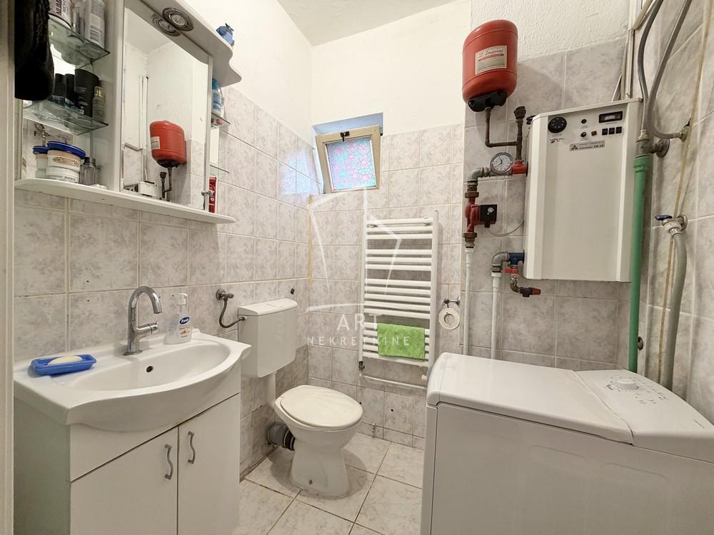 Stan na prodaju u Beogradu, Bogoslovija, trosoban, 42m2, cena 120000 evra