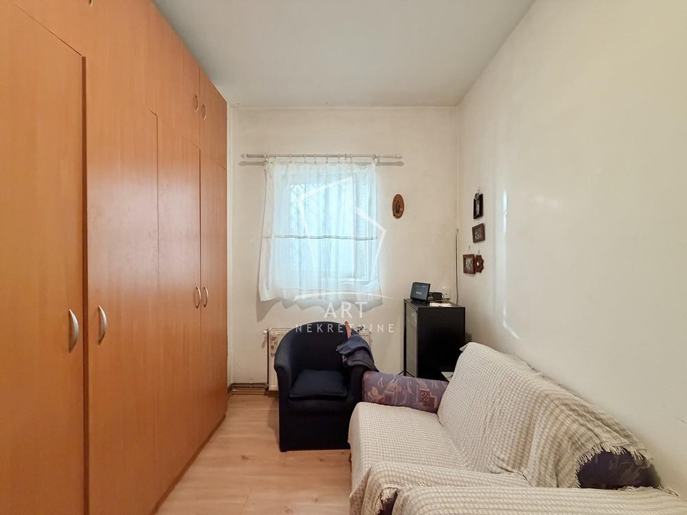 Stan na prodaju u Beogradu, Bogoslovija, trosoban, 42m2, cena 120000 evra