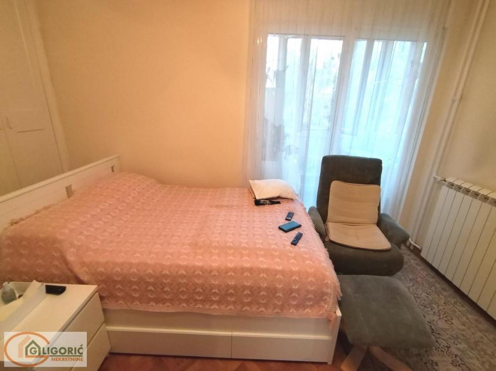 Stan na prodaju u Beogradu, Vukov spomenik, jednoiposoban, 42m2, cena 180000 evra