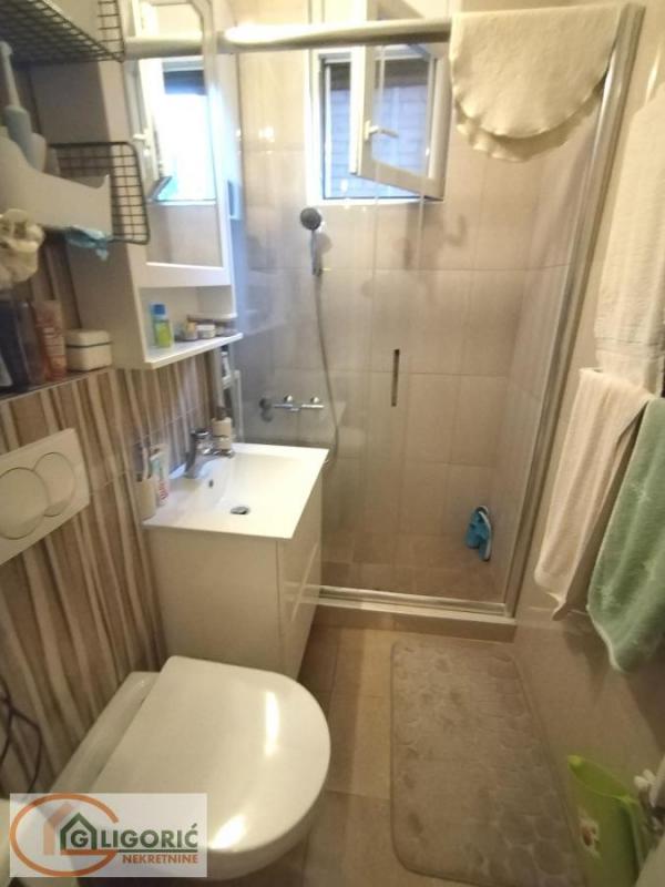 Stan na prodaju u Beogradu, Vukov spomenik, jednoiposoban, 42m2, cena 180000 evra