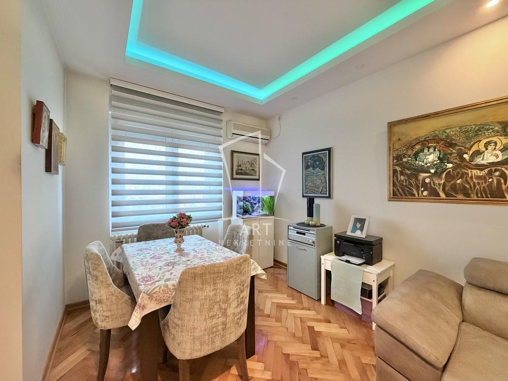 Stan na prodaju u Beogradu, Senjak, trosoban, 73m2, cena 279900 evra