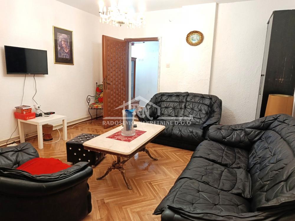 Stan na prodaju u Beogradu, Petlovo brdo, dvosoban, 68m2, cena 115000 evra