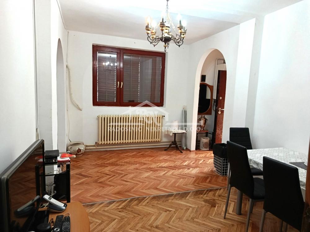 Stan na prodaju u Beogradu, Petlovo brdo, dvosoban, 68m2, cena 115000 evra