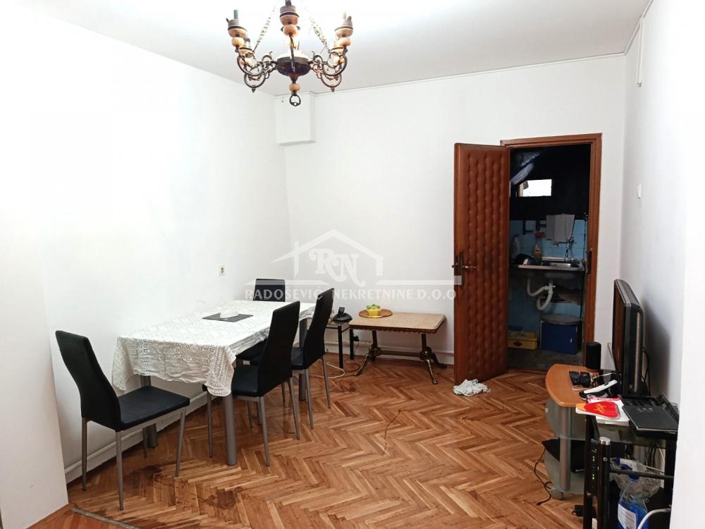 Stan na prodaju u Beogradu, Petlovo brdo, dvosoban, 68m2, cena 115000 evra