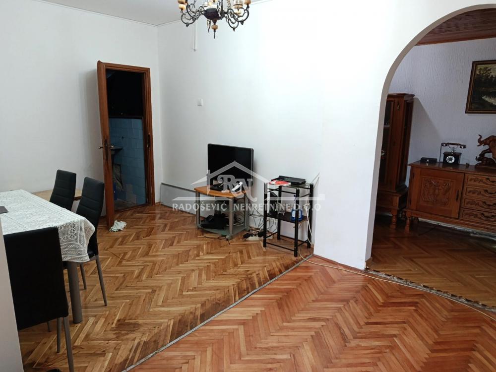 Stan na prodaju u Beogradu, Petlovo brdo, dvosoban, 68m2, cena 115000 evra